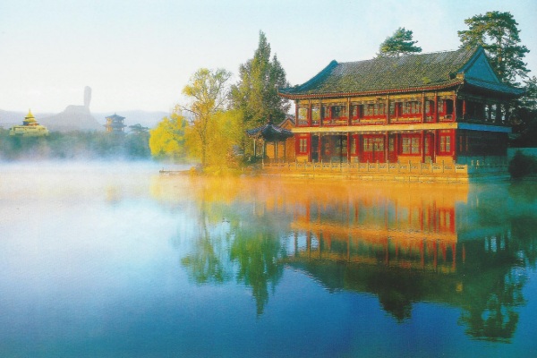 Yanyu-Turm in der Sommerresidenz in Chengde Yanyu-Turm in der Sommerresidenz in Chengde