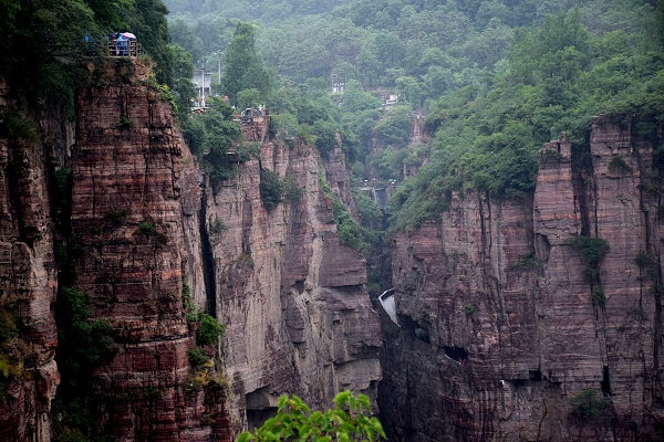 Guoliang-Dorf mit Tunnelstraße Guoliang-Dorf mit Tunnelstraße
